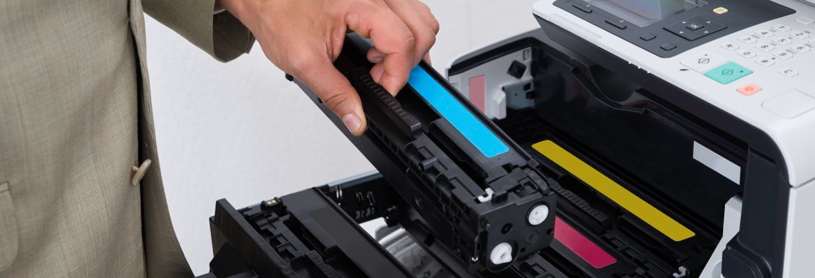 Unter der Bezeichnung Toner wird auf der einen Seite das feine, fließfähige Tonerpulver verstanden und auf der anderen Seite die vollständige Tonerkartusche.